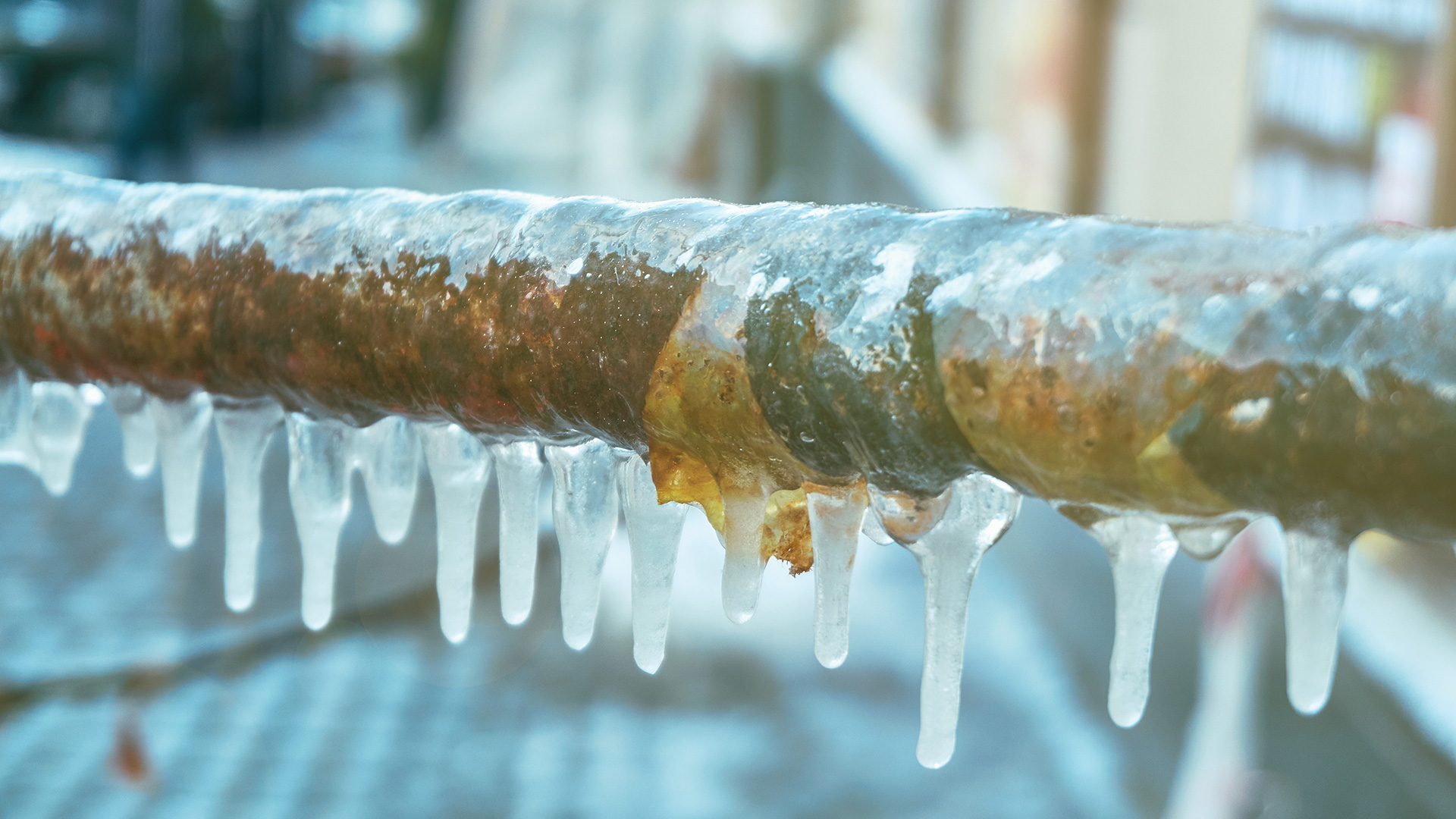 Frozen-Pipe-Repair-Slider